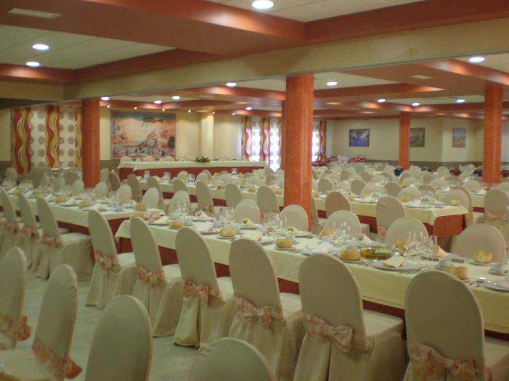 Hotel San Cristobal Cória Exterior foto