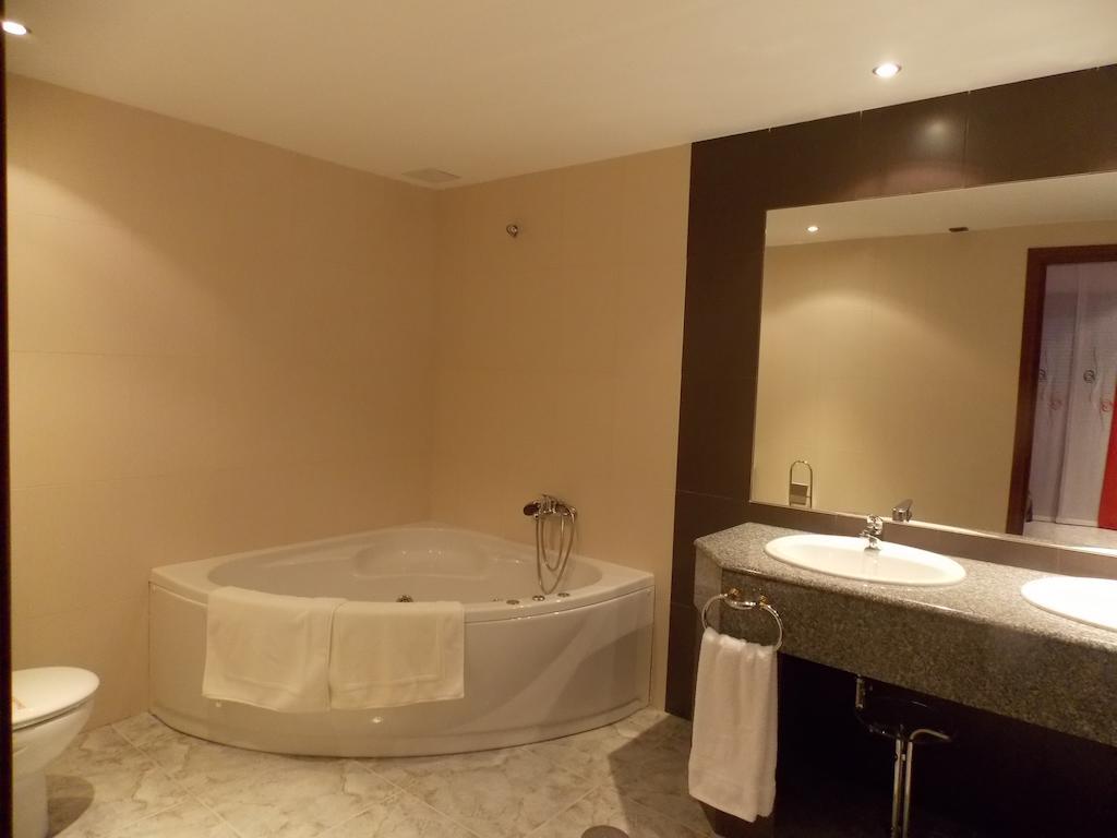 Hotel San Cristobal Cória Quarto foto