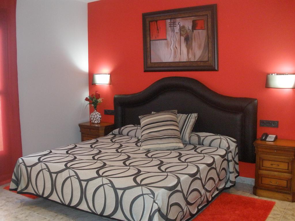 Hotel San Cristobal Cória Quarto foto